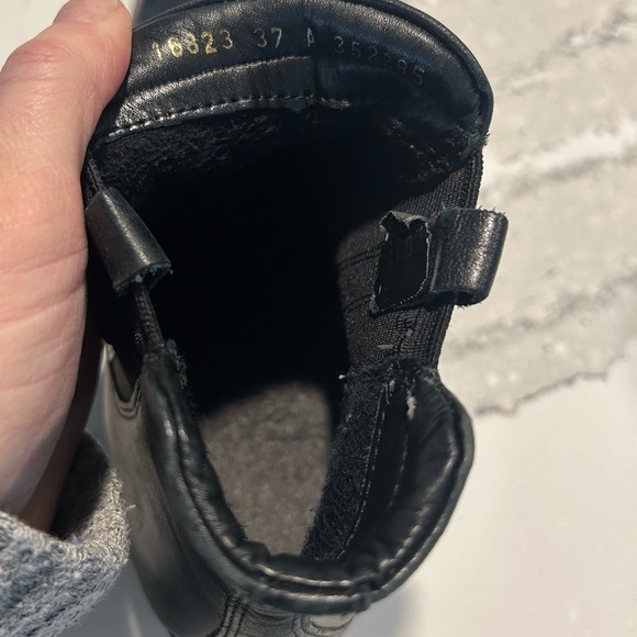 ECCO SIZE 7 ~ Black Chelsea Boots - Picture 7 of 7